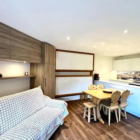 The White Pearl Apartment *